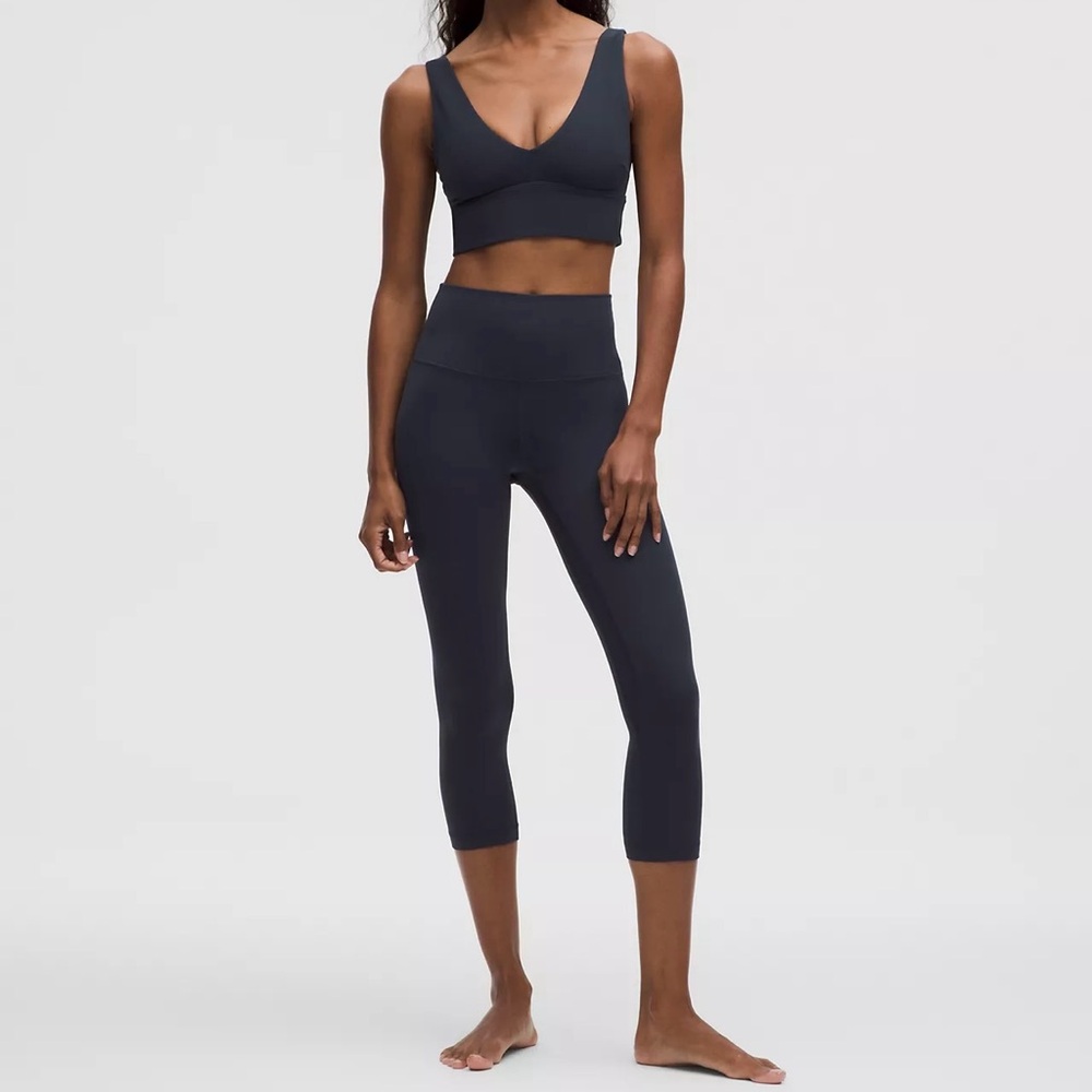 Lululemon Navy Blue Cropped Leggings